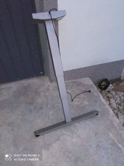 Noga do biurka z siłownikiem elektrycznym