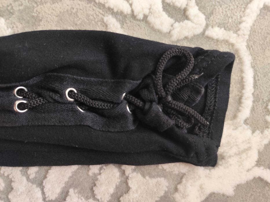 Czarne legginsy z wysokim stanem z wiązaniami Stylewise