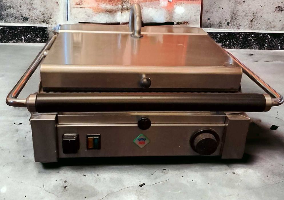 Grill kontaktowy panini RM GASTRO ryflowany PM-2015 używany