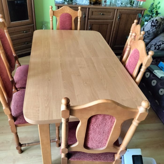 Stół rozkładany i 6 krzeseł