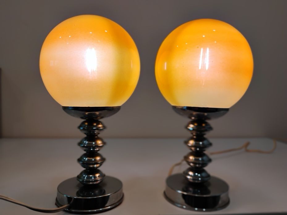 Par de candeeiros vintage com globos de vidro laranja