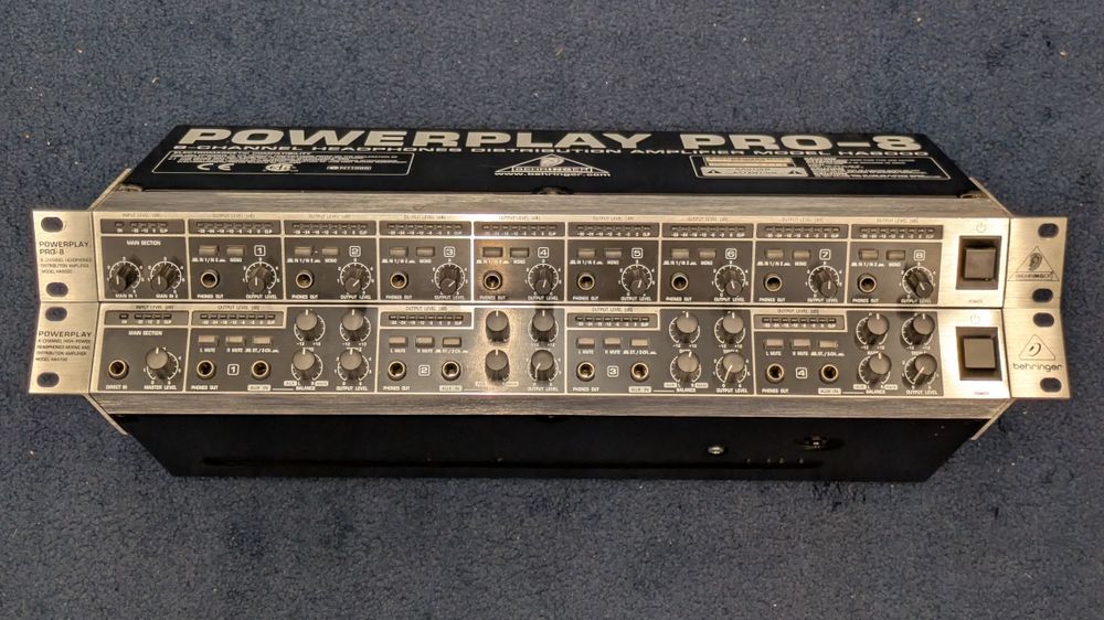 Sistema MONIÇÃO (Estúdio ou Live) → BEHRINGER HA-4700 (4 canais e até 12x HP/músicos)