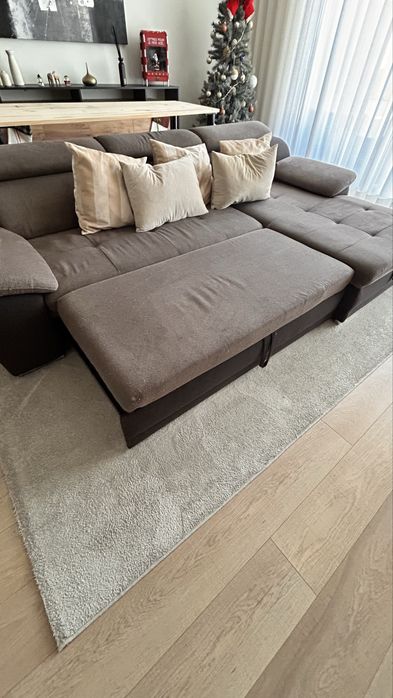 Sofá chaise longue cinzento com apoio extensível