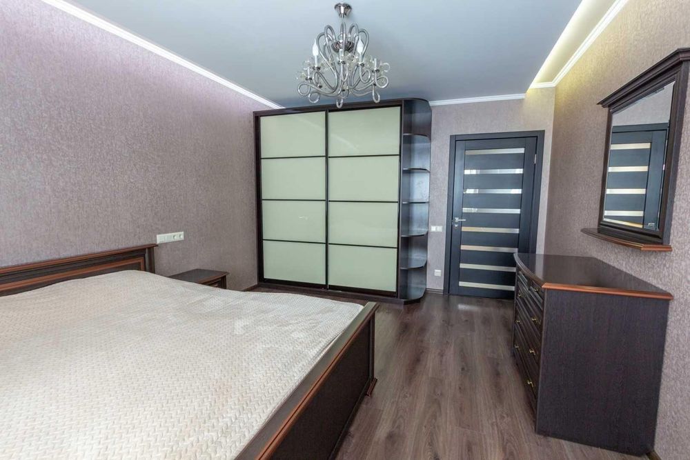 Продам дворівневу 3-кімнатну квартиру в ЖК Петрівський квартал. EN