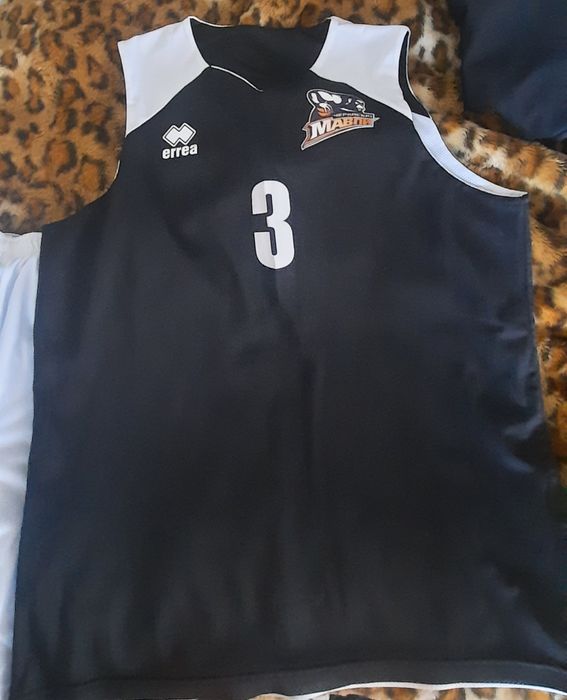 Баскетбольна форма errea