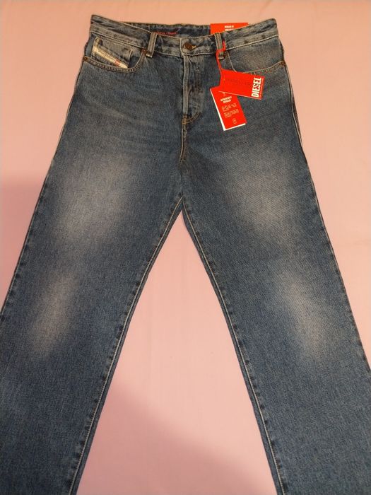 Wyprzedaż:Spodnie męskie marki Diesel.