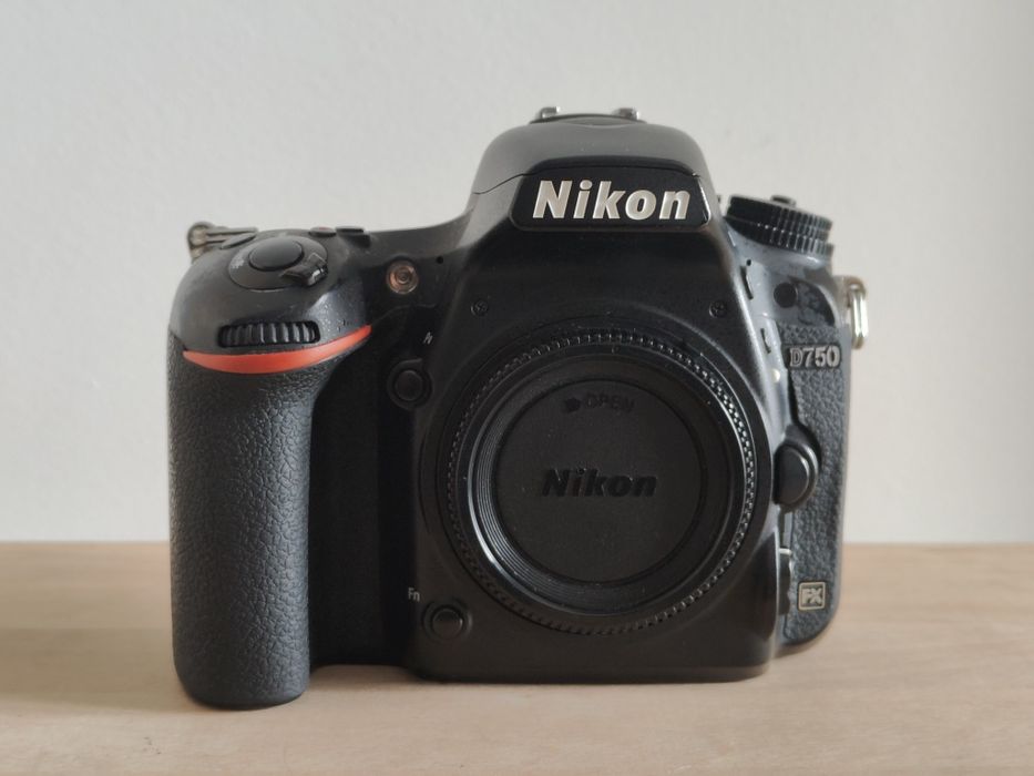 NIKON D750 + 28-70 2.8f AF-s + 80-200 2.8f ED