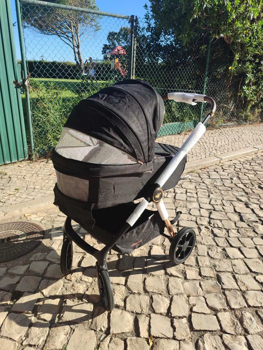 carrinho de bebê TRIO novo