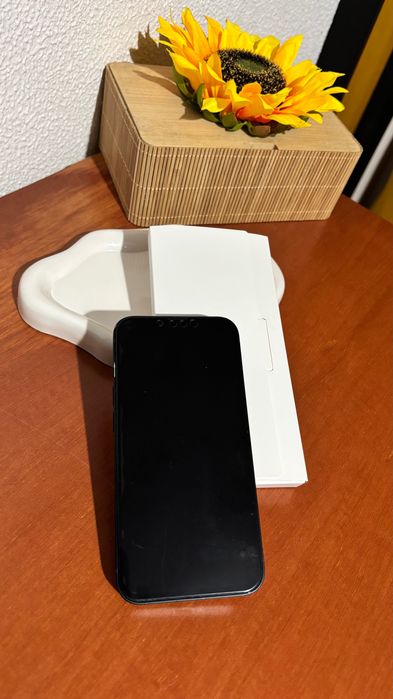 iPhone 13 - 256g. Bateria 100% , ainda na garantia