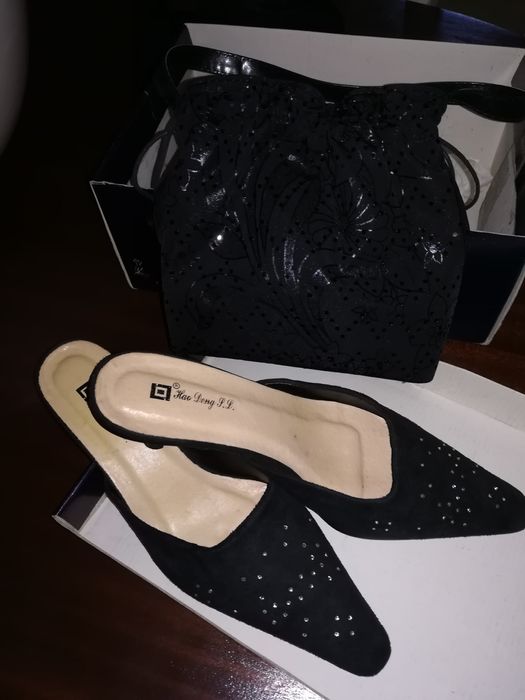 Sapatos chinelo novos