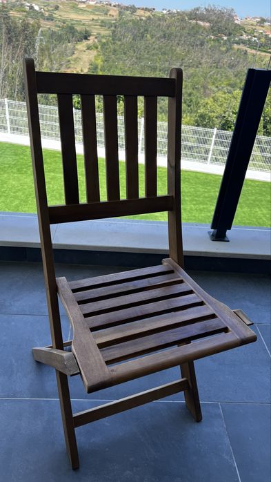 Conjunto de mesa retangular e 4 cadeiras em madeira acácia