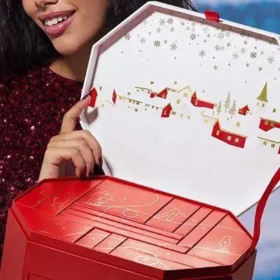 Адвент календар 2026 KIKO MILANO Snow-Kissed Holiday Advent Calendar