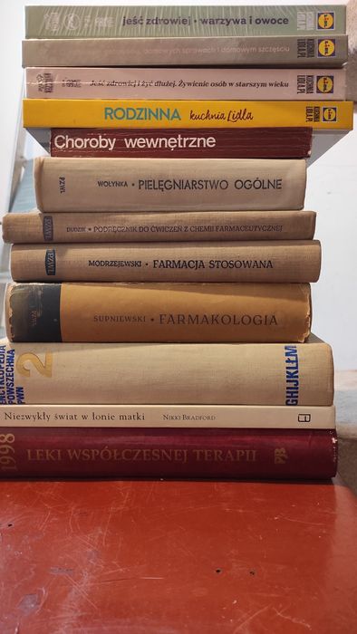 Zestaw podręczników medycznych i farmaceutycznych + książki kucharskie Lidl