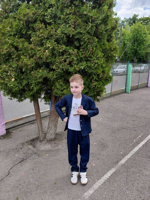 Продам костюм на хлопчика
