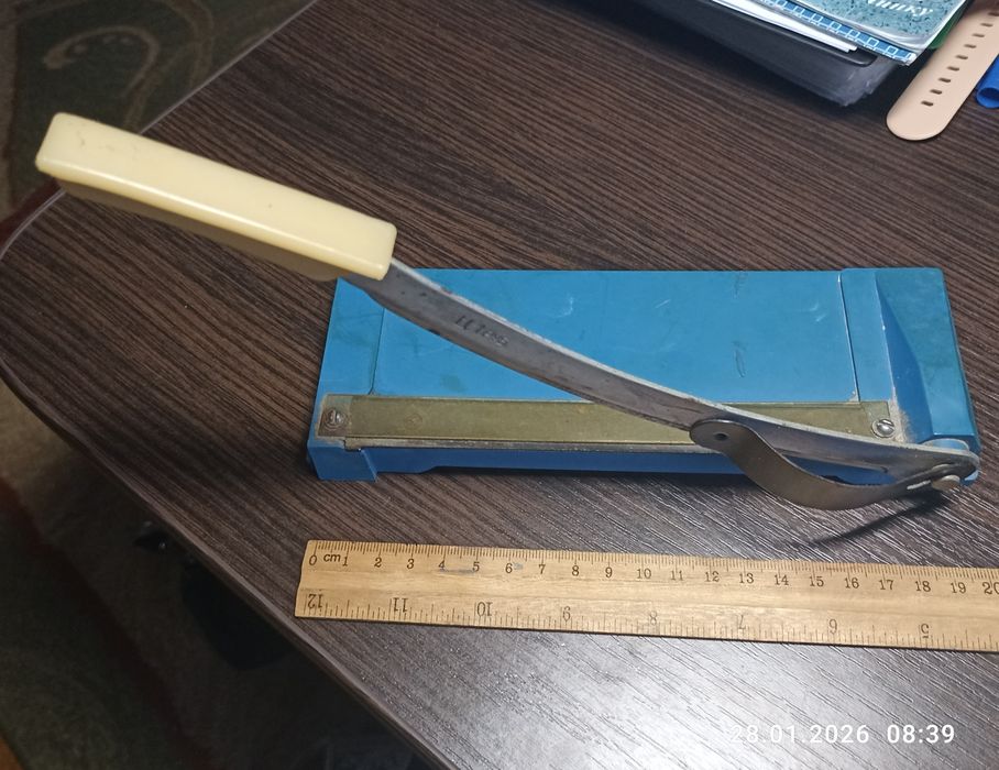 Ніж різак для фотопаперу