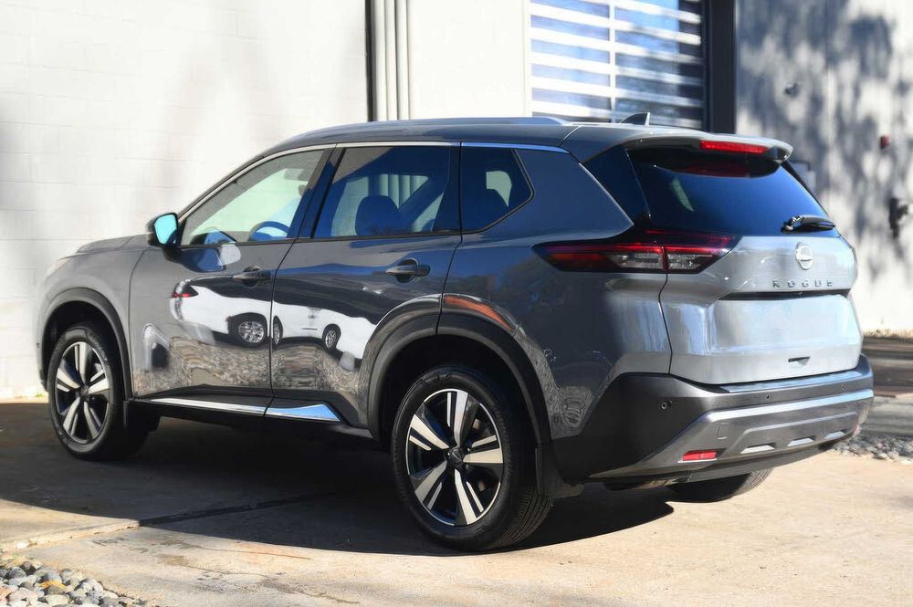 Nissan Rogue SL      2023