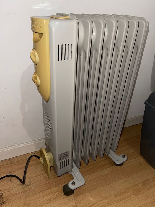Aquecedor a óleo / Radiador elétrico – em bom estado