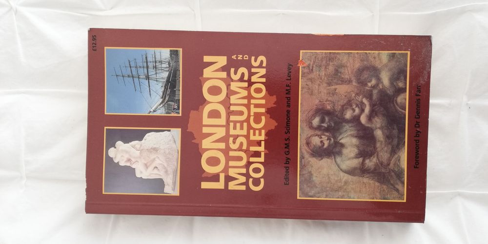 Livro Antigo - Guia - London Museums and Collections