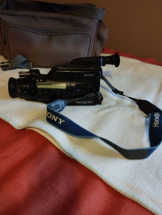 Câmara de filmar Sony CCD F550 E