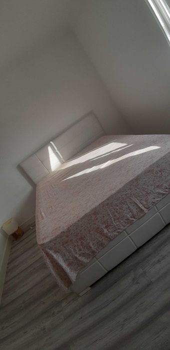 Pessoa responsável, organizada e com boa convivência.