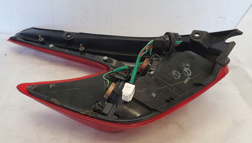nissan juke i 11 -lampa tył prawa europa oryginał