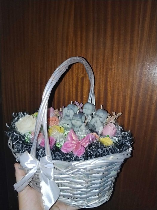 Arranjo em cestas em velas perfumadas