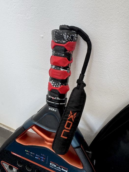 Raquete de Padel NOX AT10 Genius Attack 18K Alum de Agustin Tapia 2025