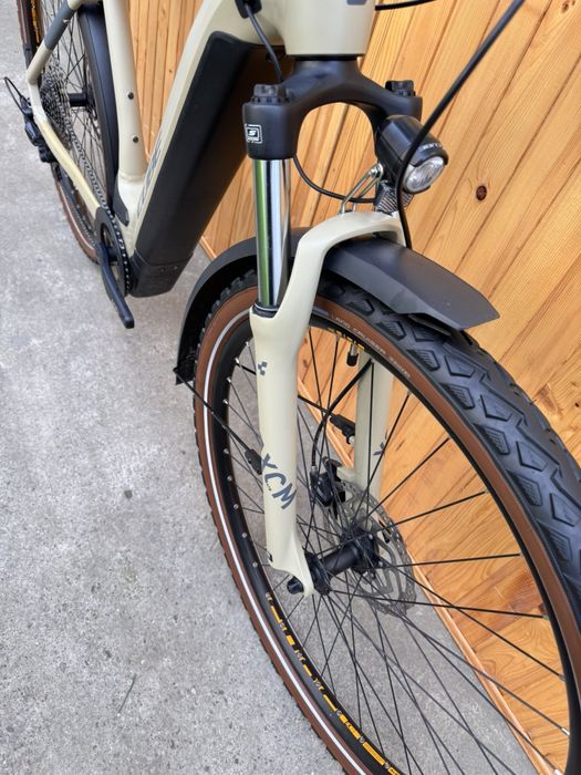 Електровелосипед Cube Cross Hybrid Pro 625 з малим пробігом