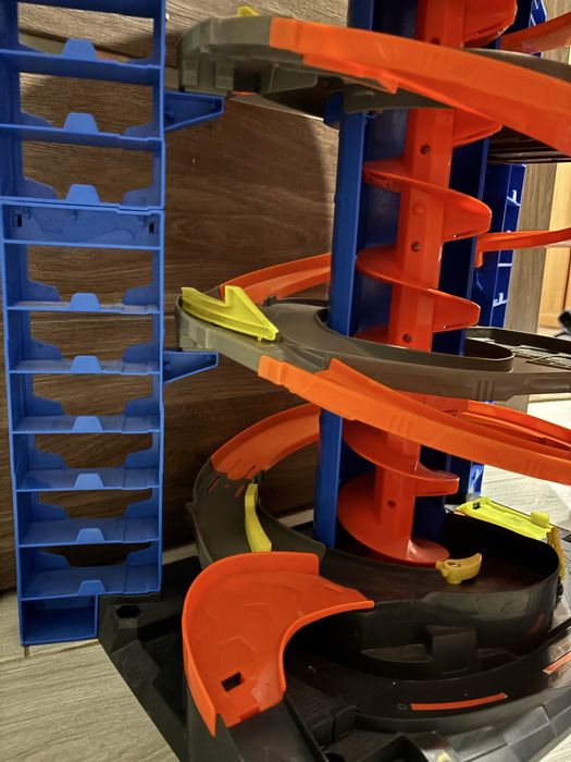 Мега гараж хот вілс