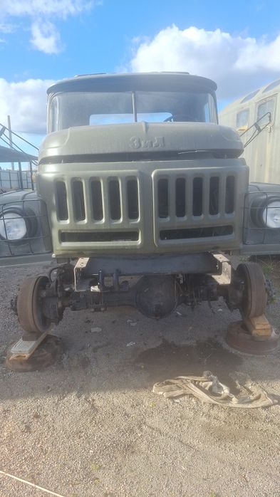 Продам запчасти зил 131