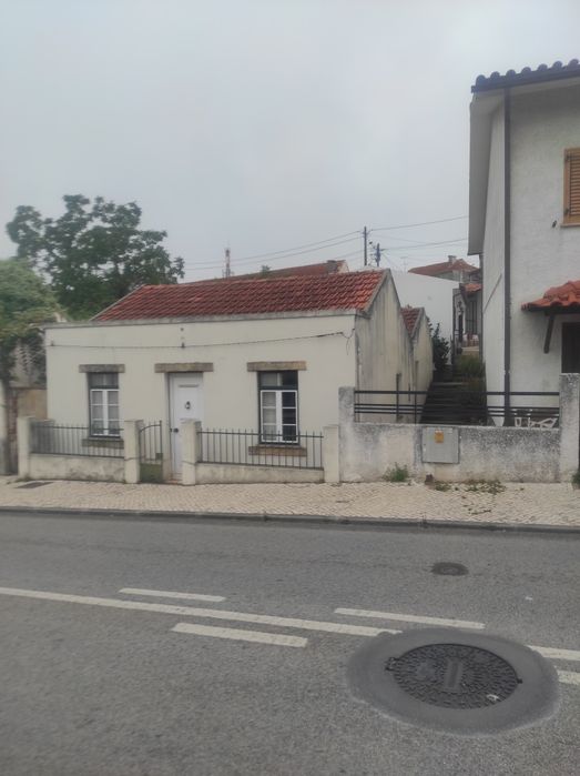 Vende-se Moradia T3 Santa Clara