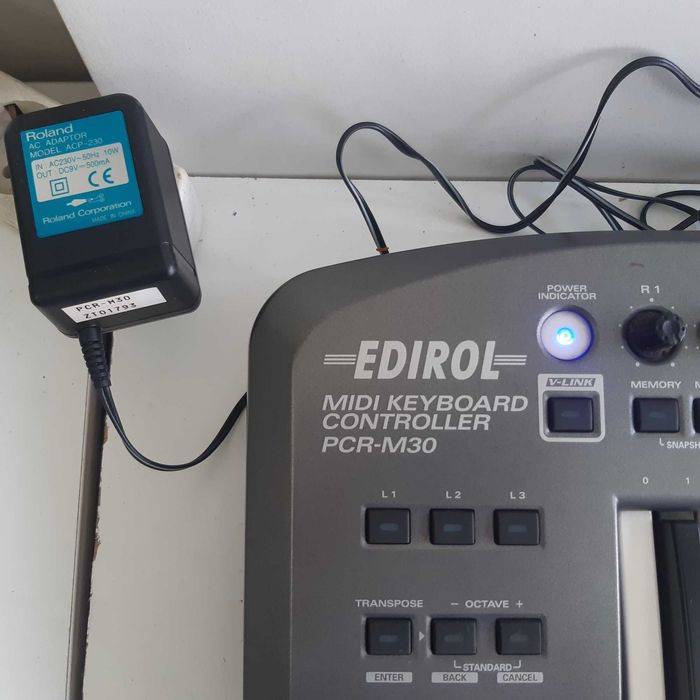 Teclado Controlador Midi Roland Edirol PCR-M30