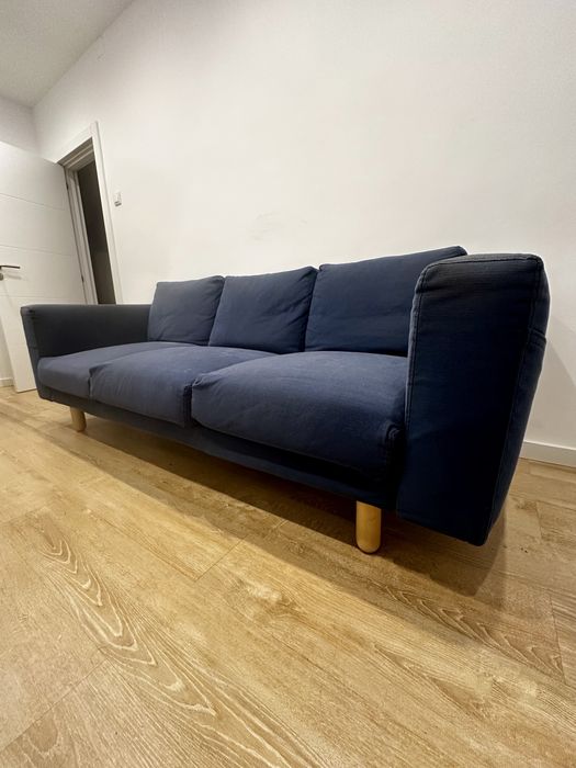 Sofa com pés em Madeira