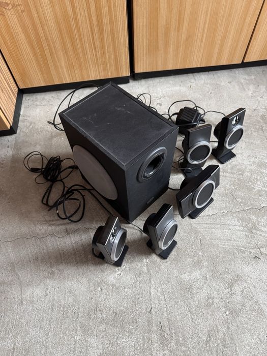 Głośniki plus tuba basowa CREATIVE