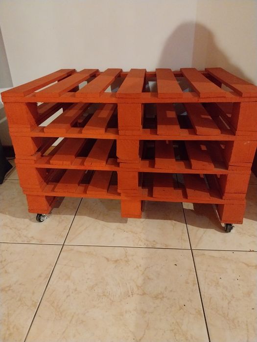 Mesa de tv em paletes