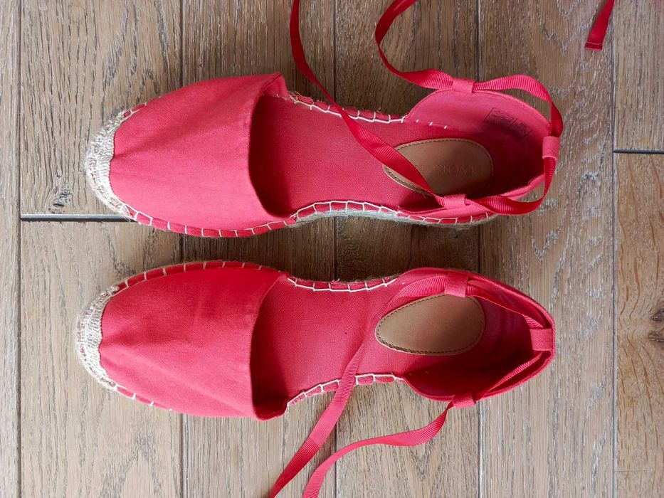 Sandały czerwone espadryle z wiązaniem na wstążkę Even&Odd 39