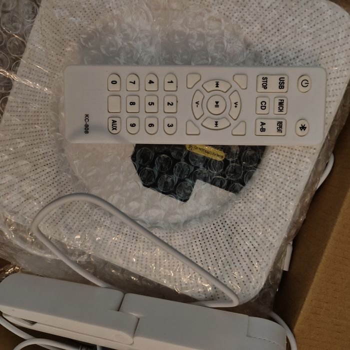 odtwarzacz CD KC-808  FM USB MP3