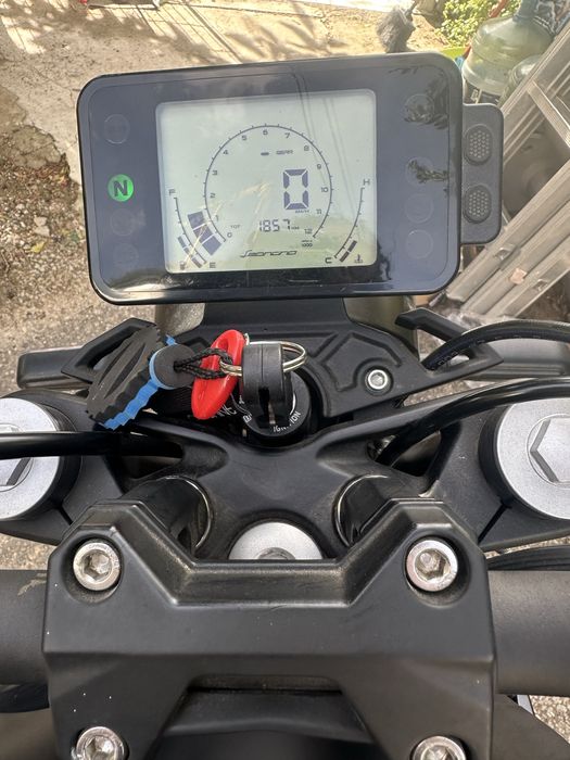 Moto Benelli Leoncino 125