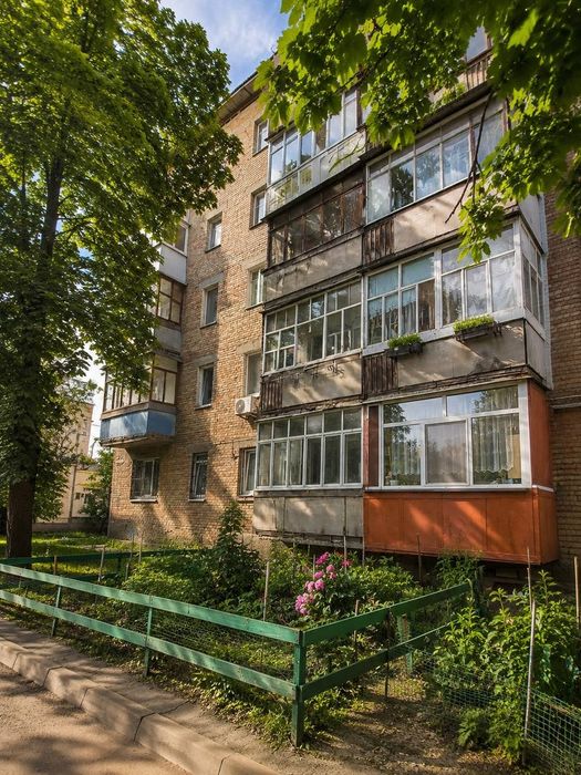 Без%. Квартира  в центрі  м. Вишневе