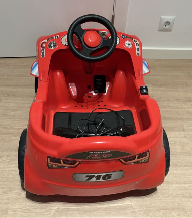 Carro elétrico de criança (usado)