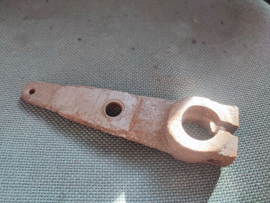 Вилка включения сцепления  двигатель МТЗ Д 245 ЗИЛ 5301   Газ 3309 МАЗ