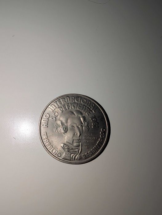 100 Escudos Coin - International Year of the Disabled Person 1981