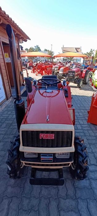 Campanha de Natal: Trator Yanmar f16D + 4 alfaias POUPE 1250€