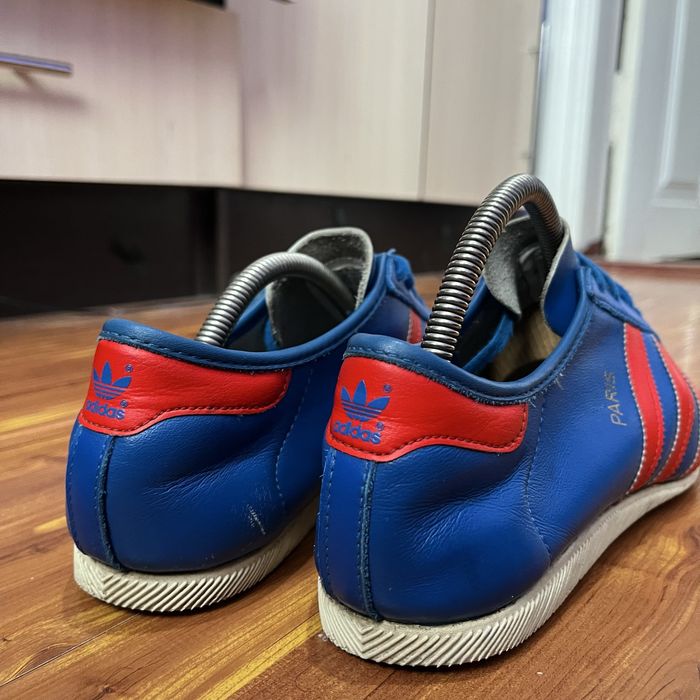 Adidas Paris.