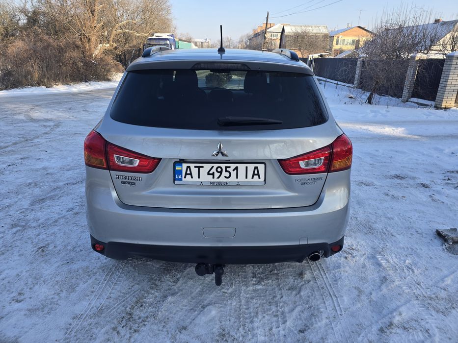 Мітцубісі оутлендер