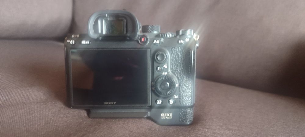 Sony A7 lll 10 mil Clicks Irrepreensivel c/ Punho