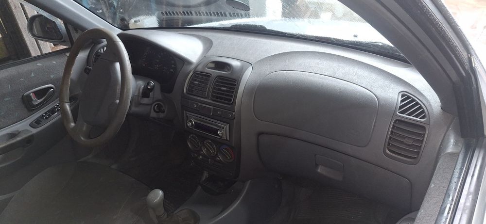 Hyundai accent II 1.3 para peças 
Ref:G4EA para