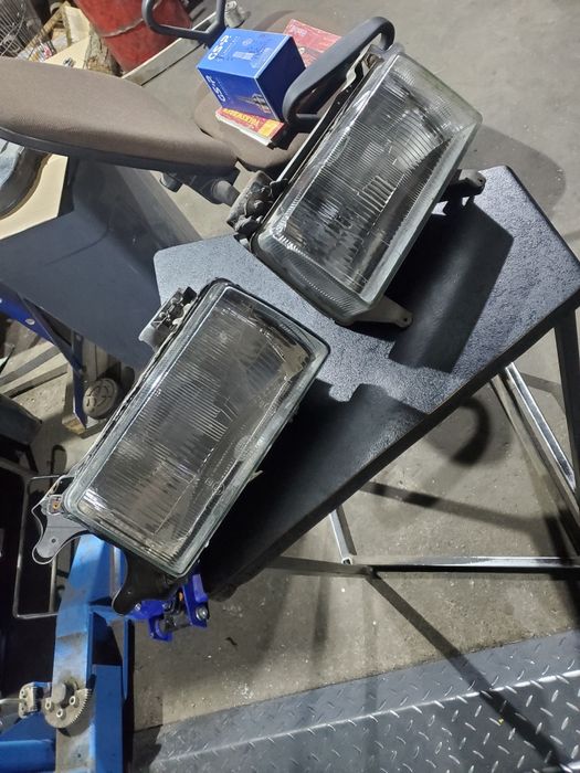 Фара передня права Ауді 80 б2.дорестайл.(78-84)