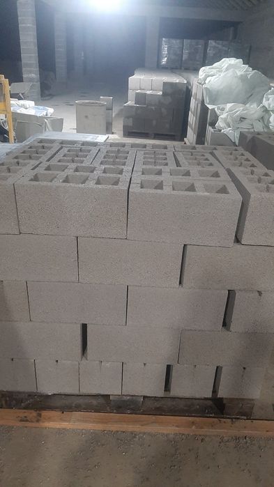 Блок 2000грн куб. Пресований. Вібролитий.