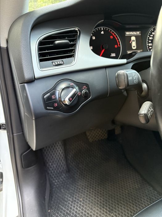 AUDI A4 B8 2011 2.0TDI